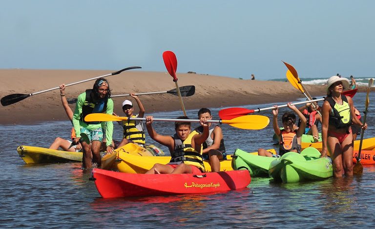 Photo of Paseo en kayaks por el arroyo a beneficio del secundario
