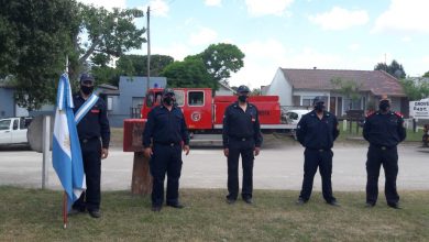 Photo of Bomberos conmemoraron el primer izamiento de la Bandera Nacional en las Islas Malvinas