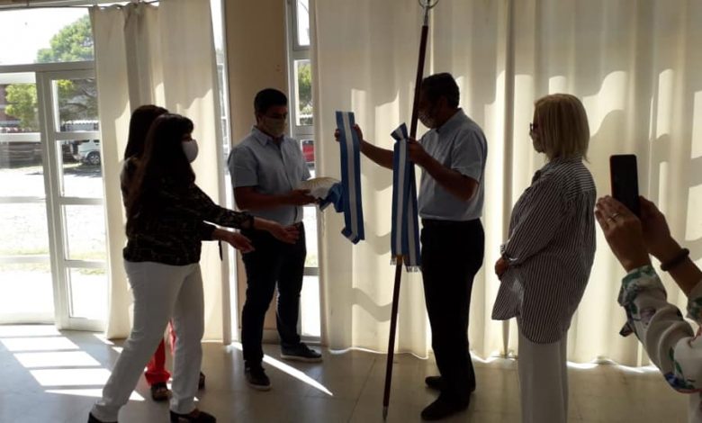 Photo of El Instituto Browniano realizó la entrega de la bandera de ceremonia al Ente Descentralizado