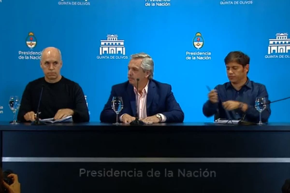 Photo of Suspensión de clases y licencia para mayores de 65 años entre las medidas del Gobierno