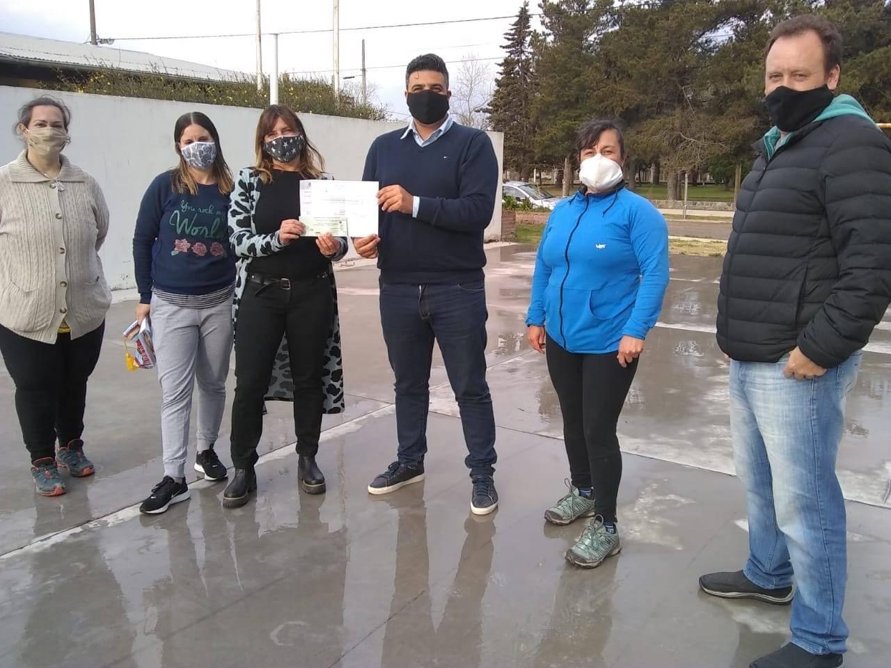 Photo of La Municipalidad entregó un subsidio de $ 1.238.000 a la ACEC