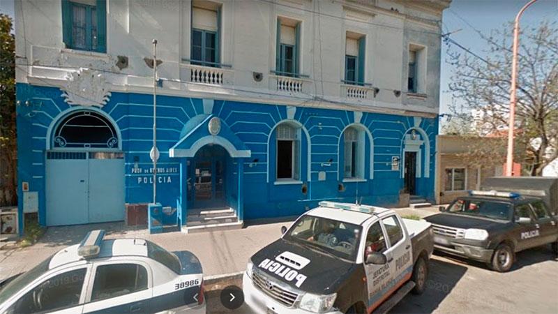 Photo of Bahia Blanca: Abandonaron en una comisaría a dos nenes adoptados en África hace un año