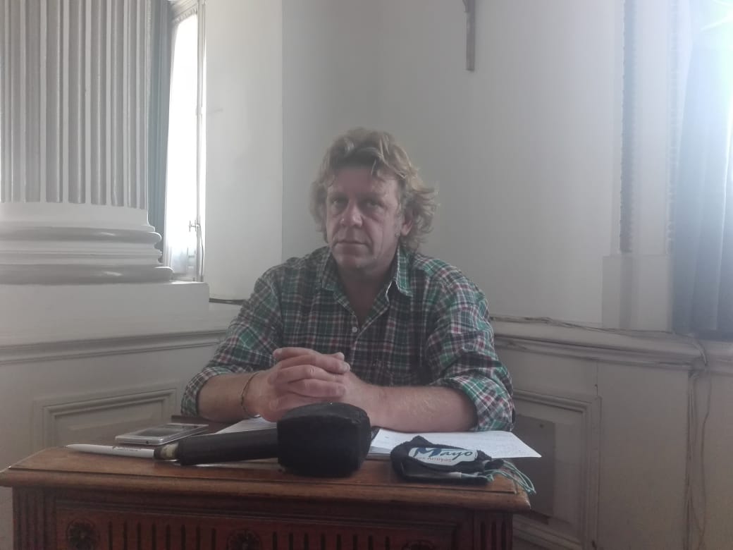 Photo of Armando Schneider de Reta en la Banca Ciudadana del Concejo Deliberante
