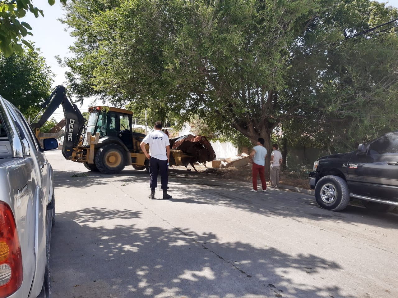 Photo of La Delegación realizó la limpieza de la chatarra de la calle 13