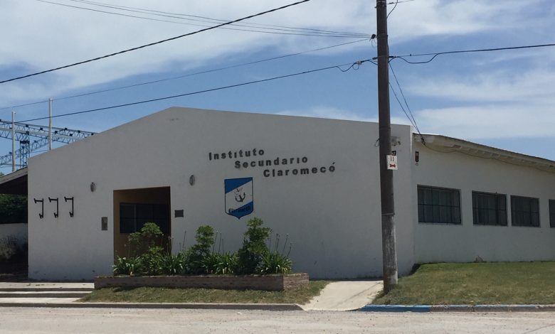 Photo of Reunión virtual para familias de chicos que ingresen a primer año