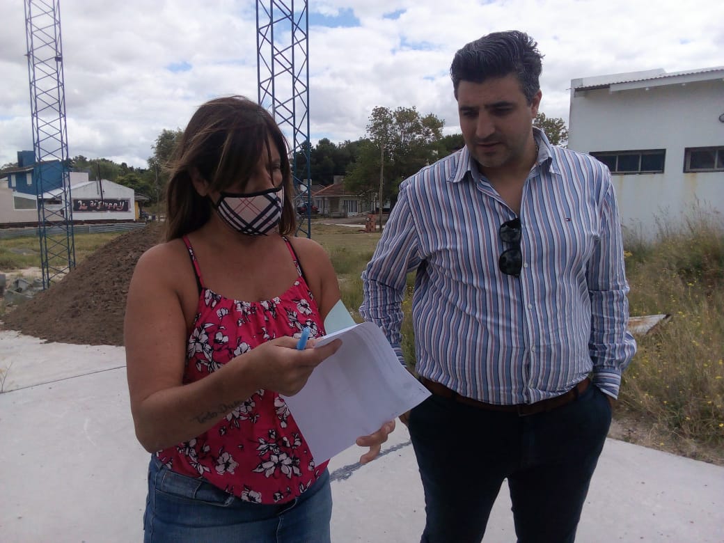 Photo of Entregaron subsidio para continuar la construcción del SUM del ISC