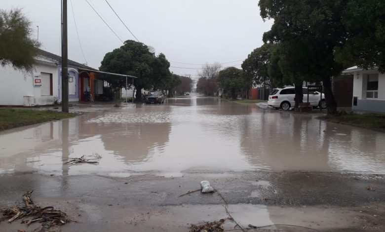 Photo of Renuevan alerta amarillo por vientos y lluvia en la zona costera