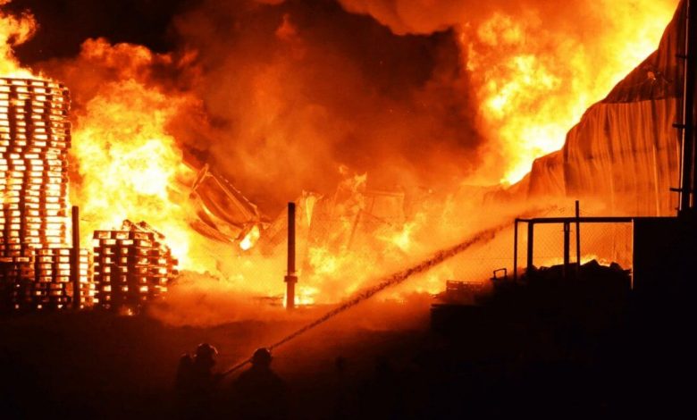 Photo of Un incendio destruyó por completo la planta principal de la fábrica Cagnoli en Tandil